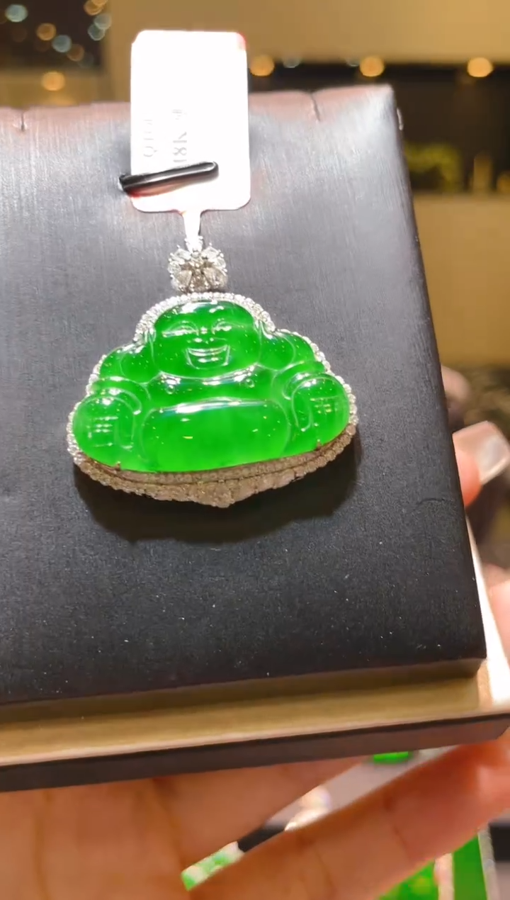 【闪购商品】翡翠吊坠(赠链)18K金镶嵌A55