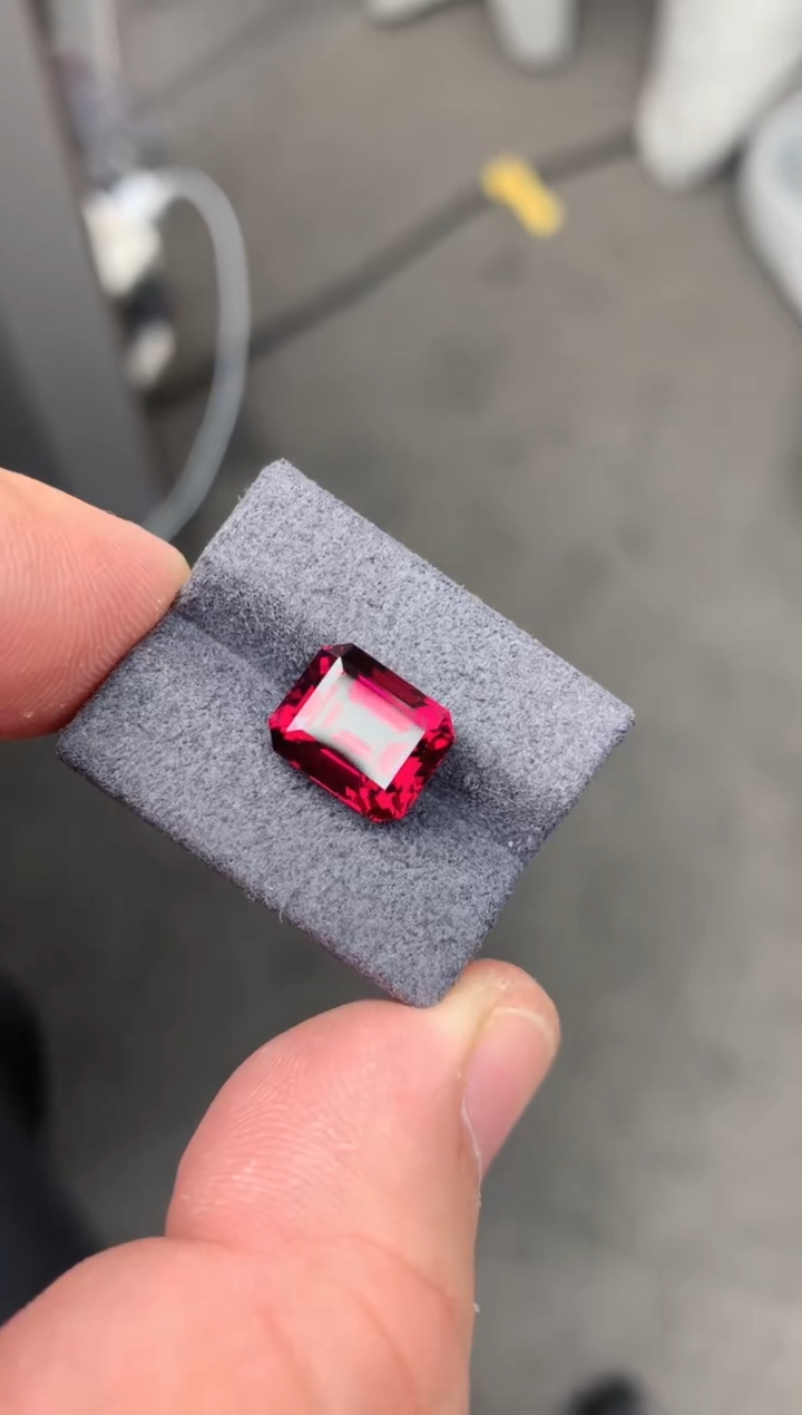 【闪购商品】石榴石裸石未镶嵌5ct   镁铝榴石