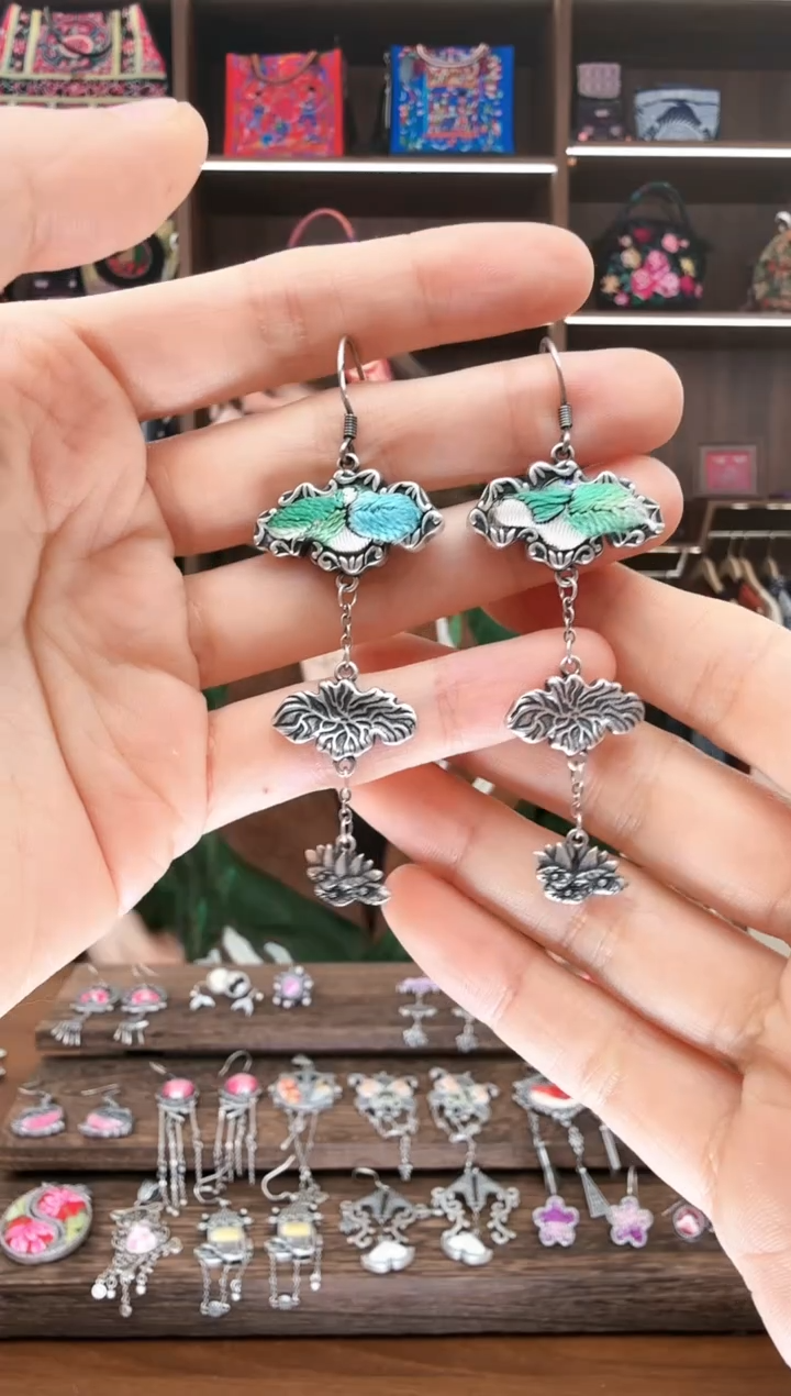 【闪购商品】织绣48蚩梦苗族古绣