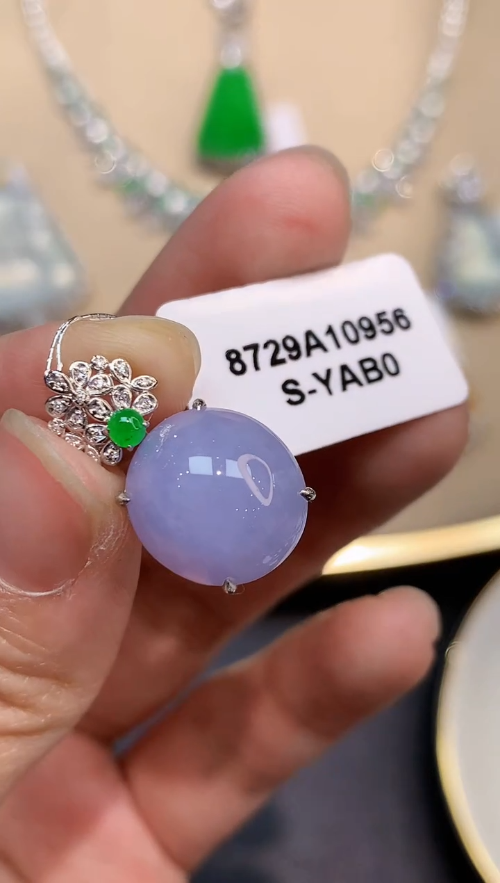 【闪购商品】翡翠吊坠(不含链)18K金镶嵌3530