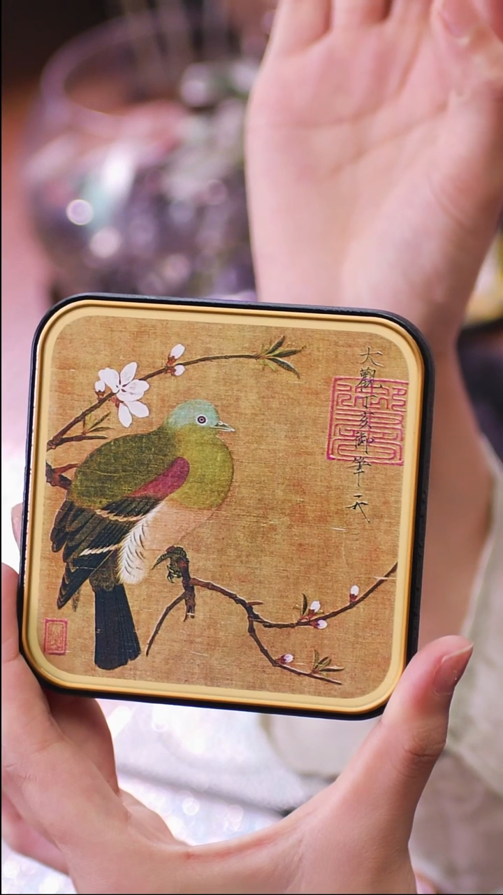 壹藏贰宝桃鸠图案杯垫一片