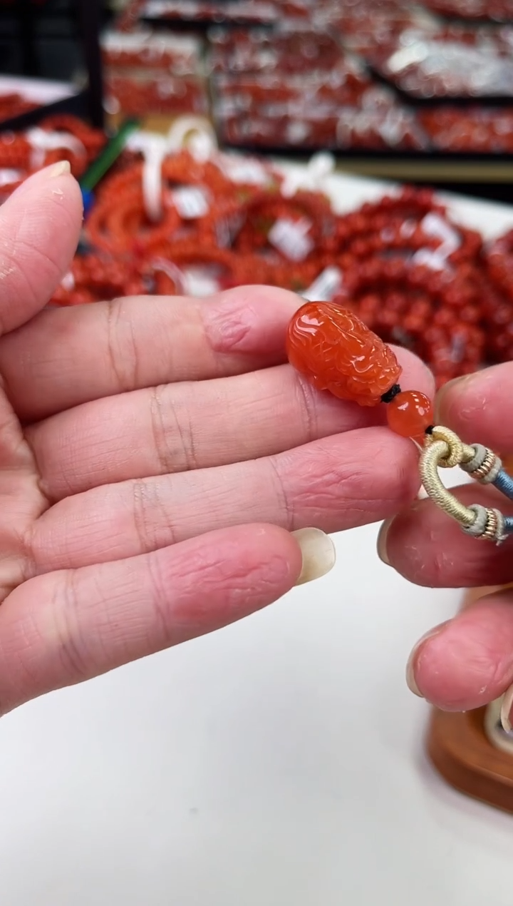 【闪购商品】南红玛瑙貔貅未镶嵌一个/条