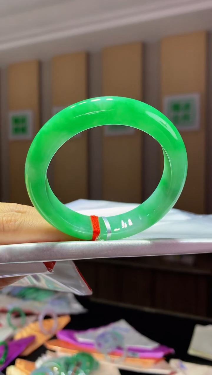 未镶嵌手镯翡翠- C151圈口 53全款52万 定金2万