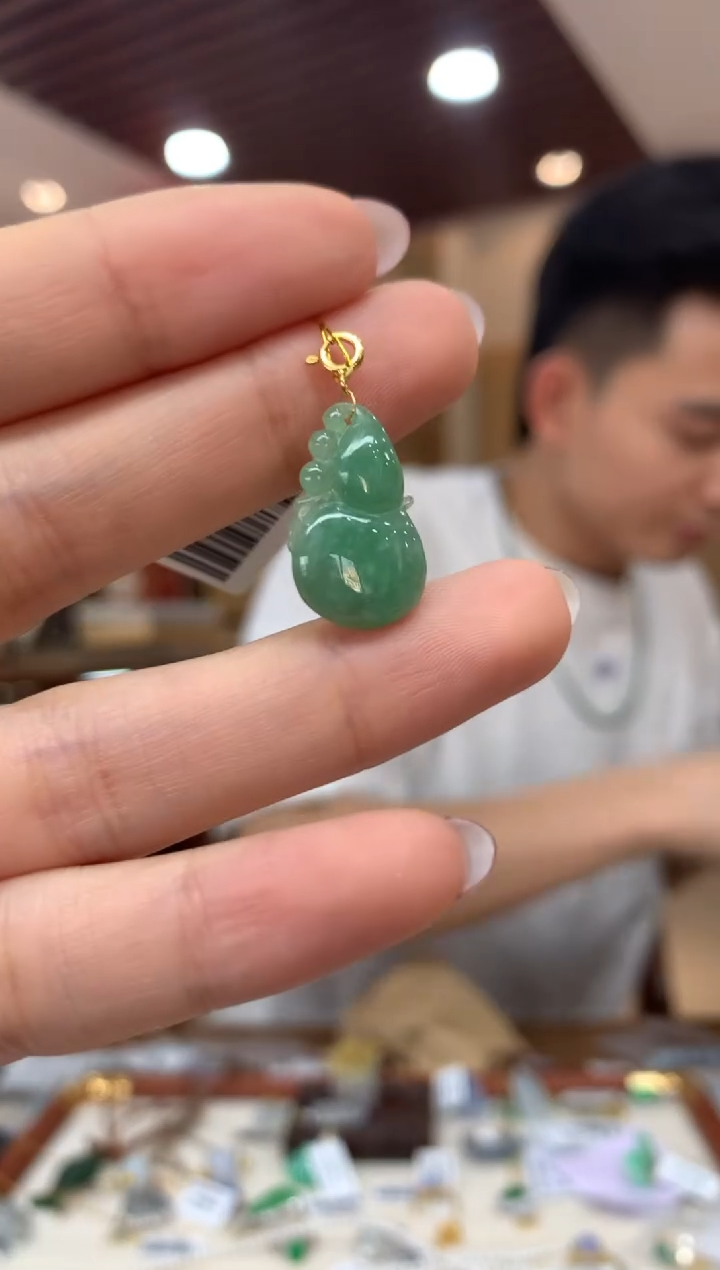 吊坠(不含链)18K金镶嵌翡翠葫芦