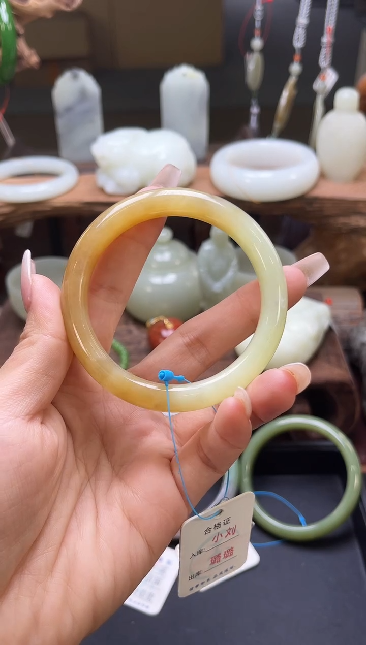 【闪购商品】和田玉手镯未镶嵌若羌黄口带糖56+圈9007344