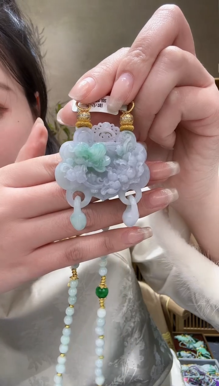 【闪购商品】翡翠颈饰未镶嵌吊坠