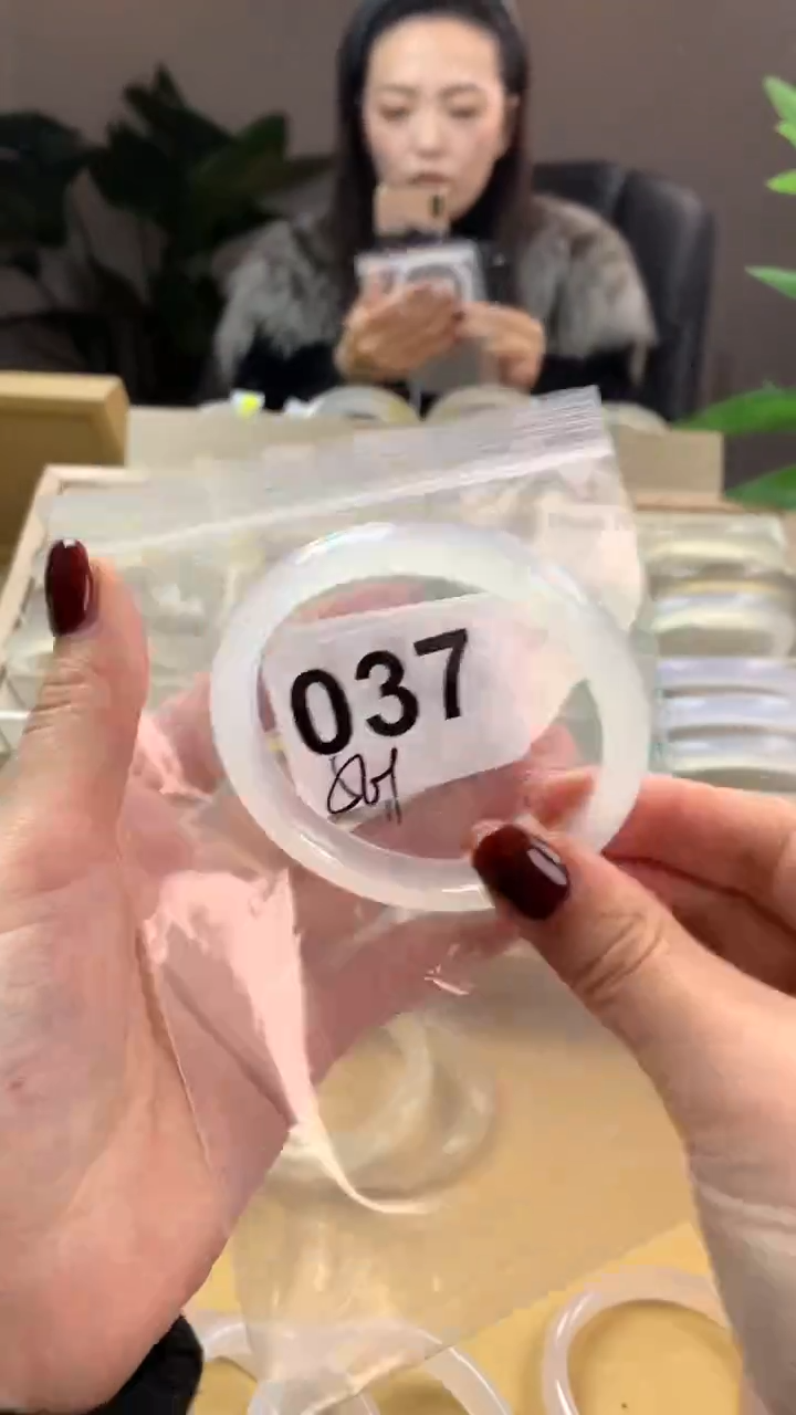 【闪购商品】玛瑙/玉髓手镯未镶嵌037