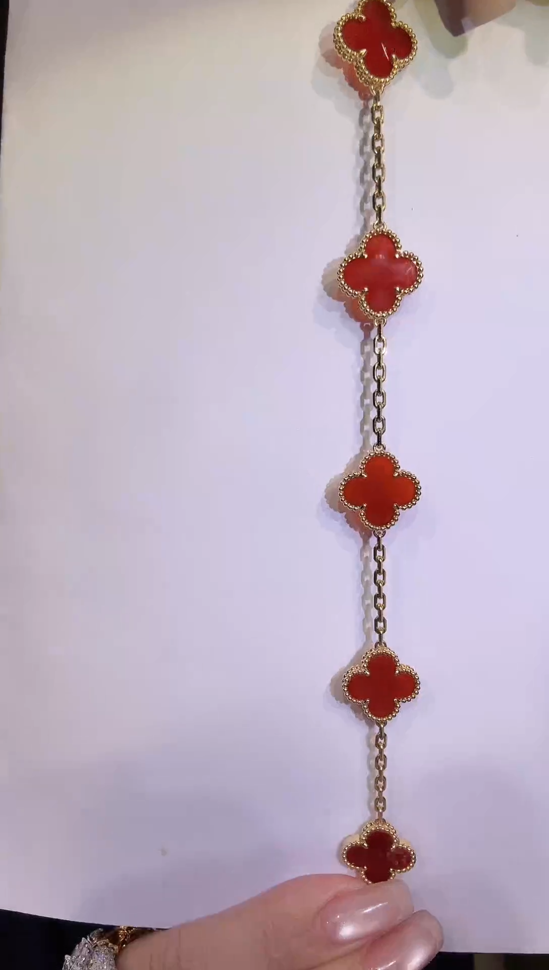 18K金镶嵌手链玛瑙/玉髓红色五花手链