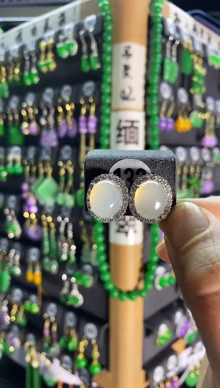 【闪购商品】翡翠耳饰银S925镶嵌133...
