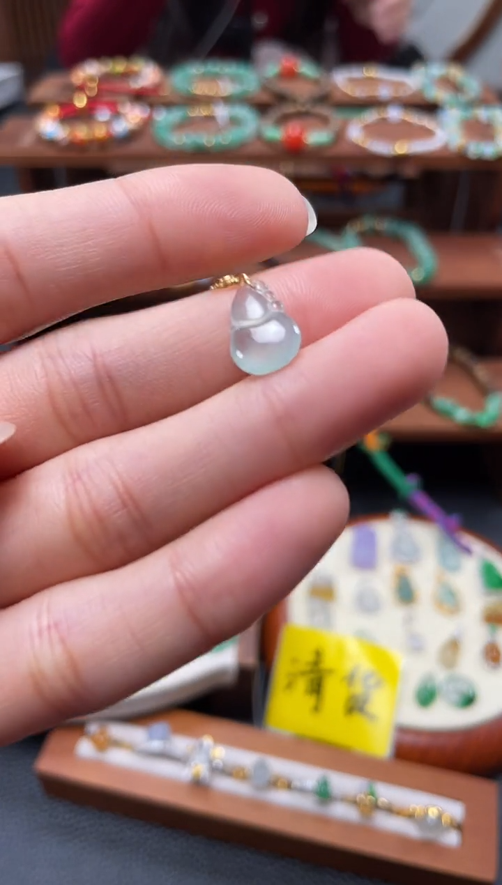 【闪购商品】翡翠吊坠(不含链)18K金镶嵌一个  JK670