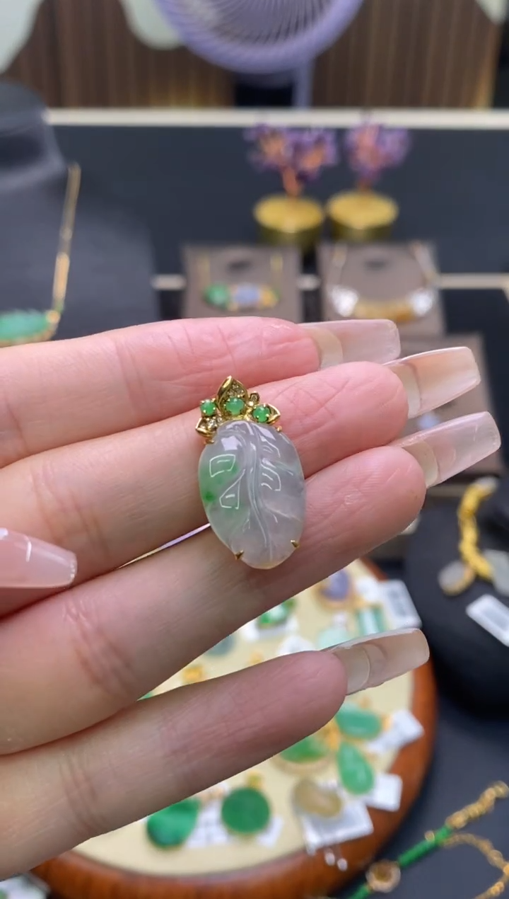 【闪购商品】翡翠颈饰18K金镶嵌净货18524