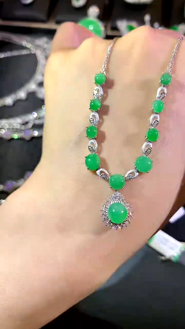 【闪购商品】翡翠颈饰18K金镶嵌66-套链