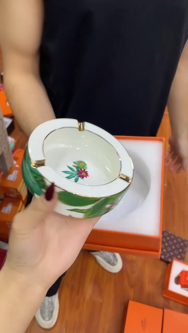 杯鸿辉家品牌瓷器，京东包邮！