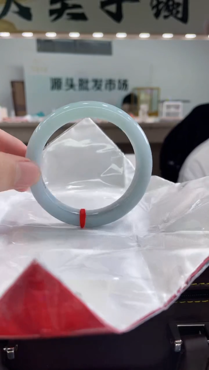 【闪购商品】翡翠手镯未镶嵌手镯