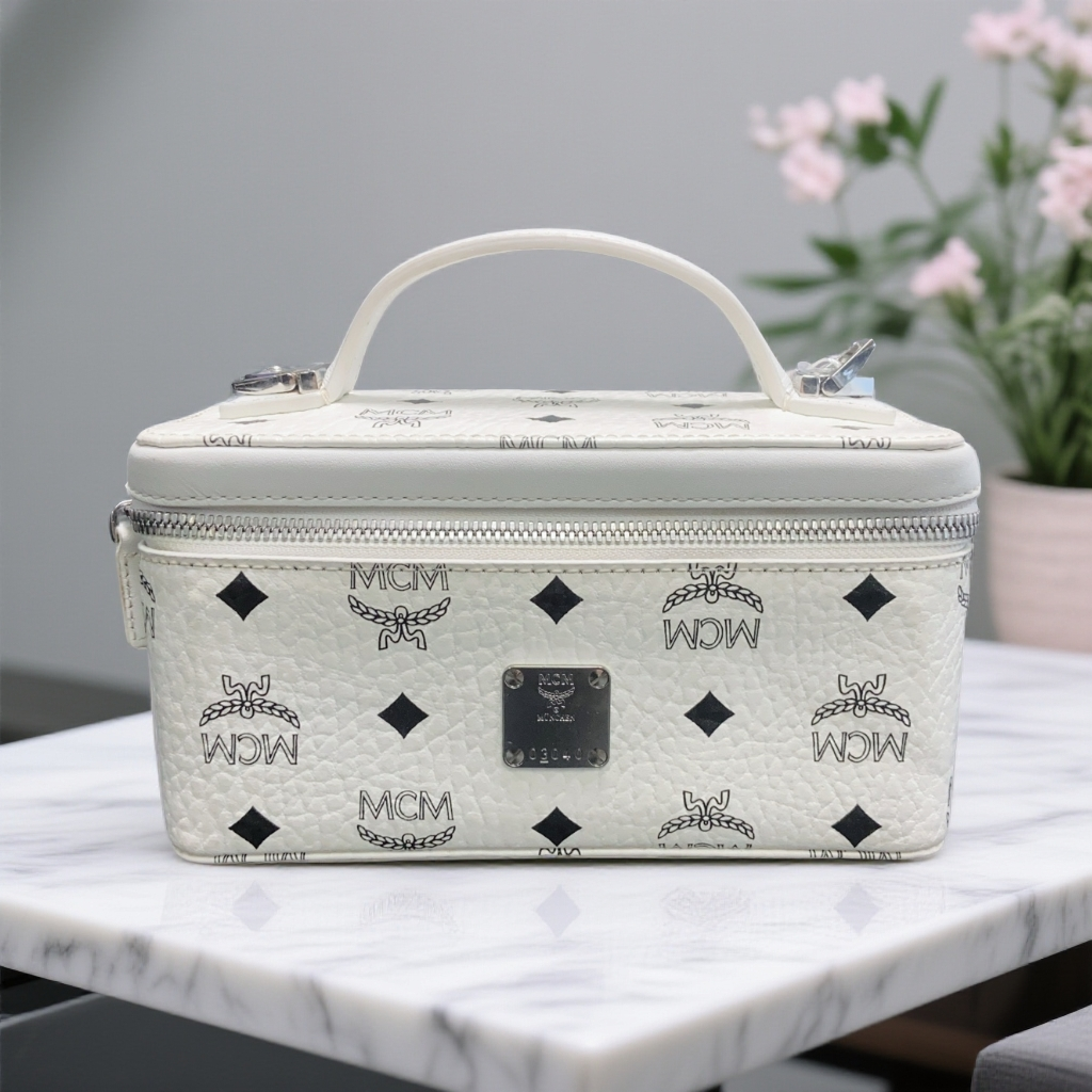 95新 MCM  白色盒子包 1830 0163 
