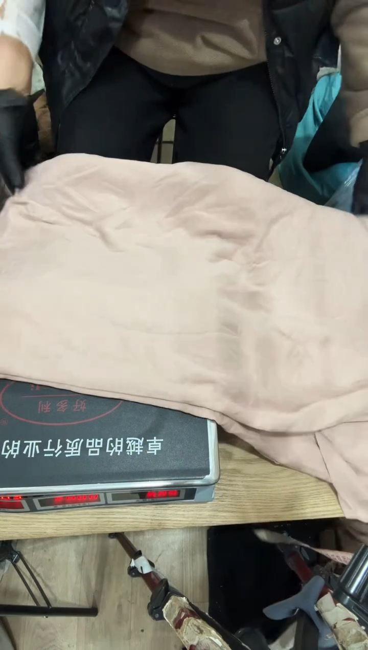 处理十元一斤澳绒布头             151号