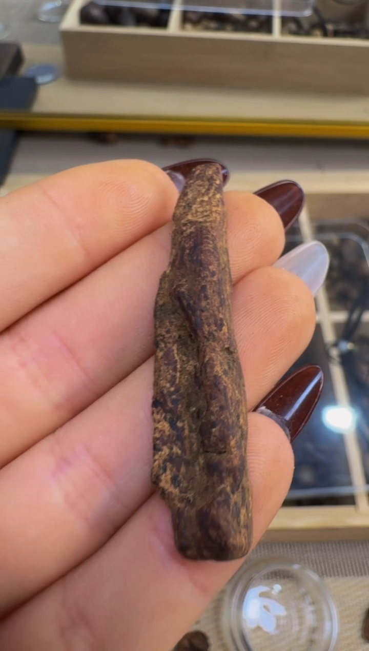 【闪购商品】沉香吊坠越南惠安红土