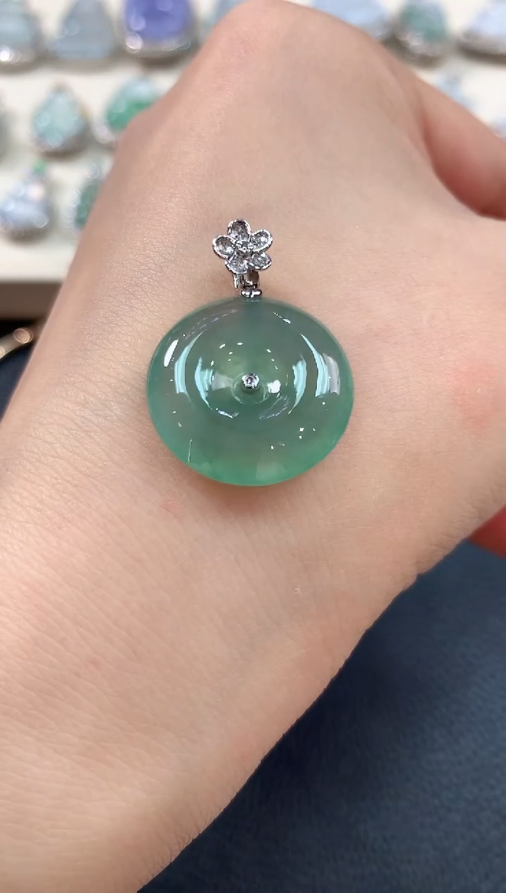 【闪购商品】翡翠吊坠(不含链)18K金镶嵌b52多样性一件发货