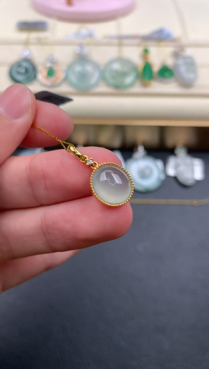 【闪购商品】翡翠颈饰18K金镶嵌D467     