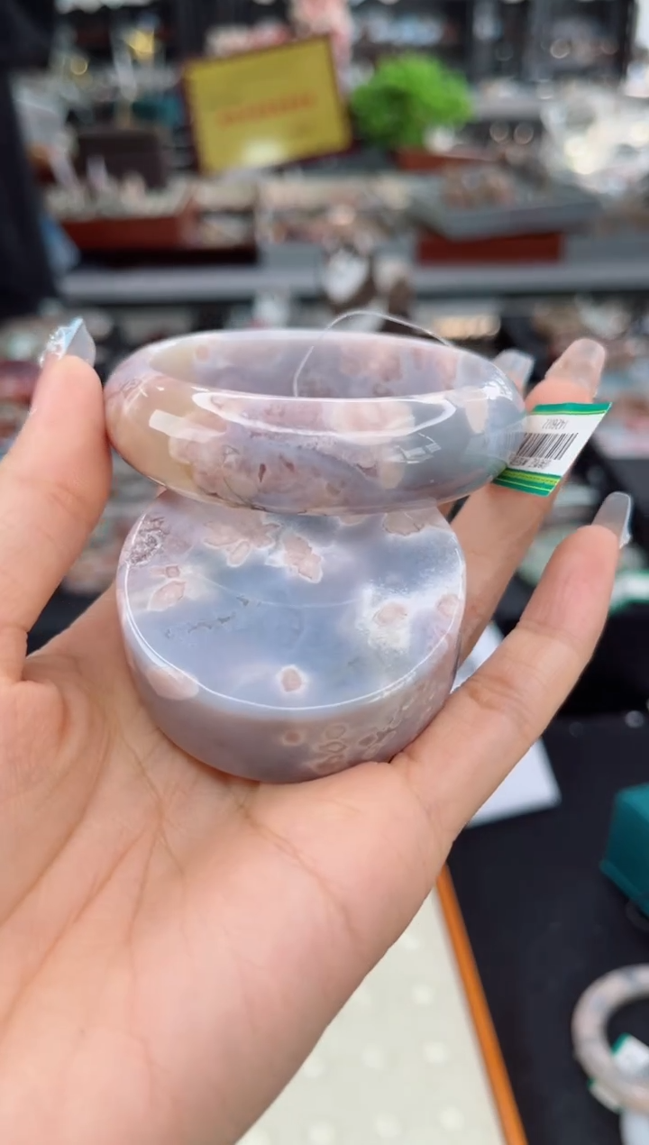 【闪购商品】石英质玉手镯未镶嵌54圈口（赠品镯心）1426022