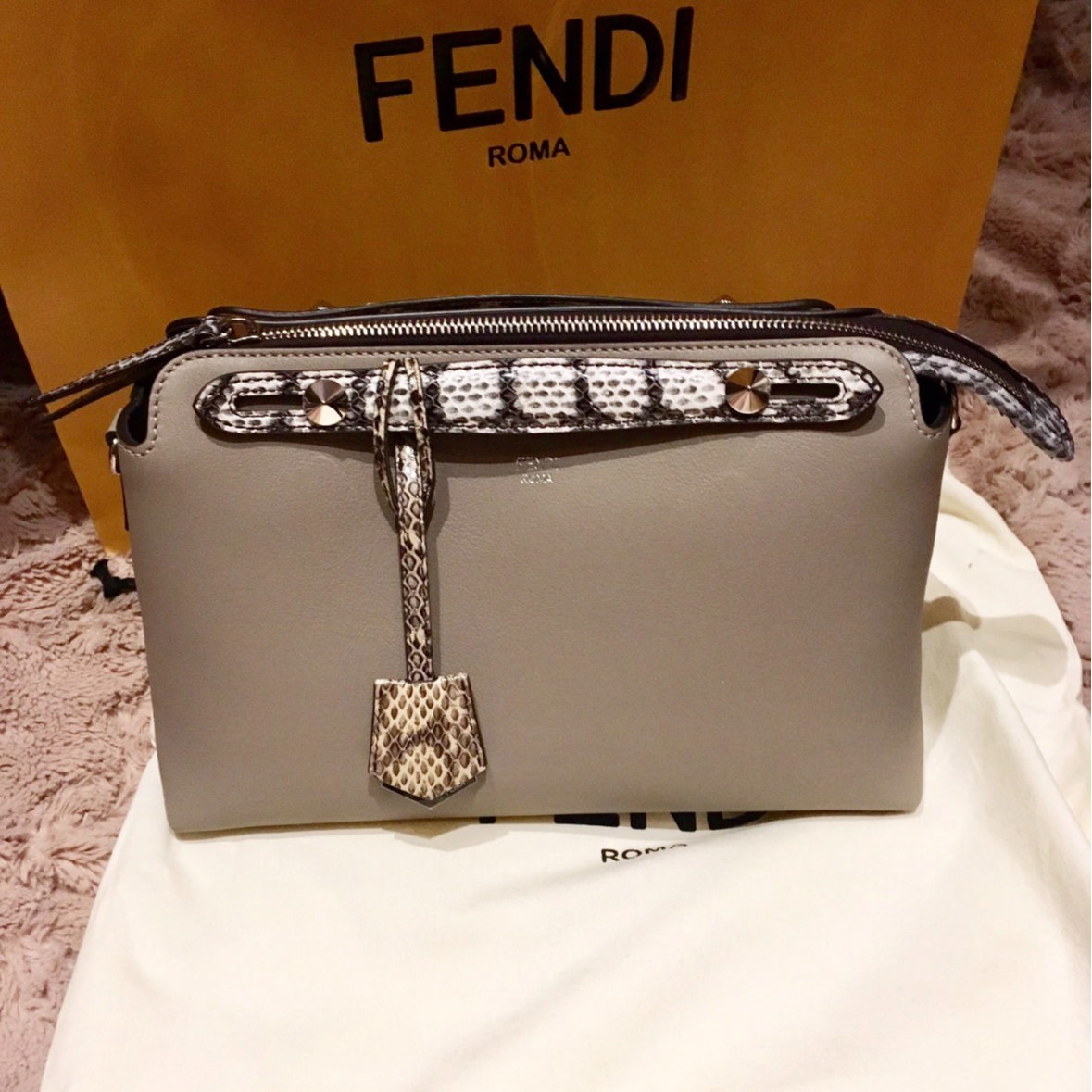 95新 FENDI/芬迪 小花Jerry活动BY THE WAY 中号手提包