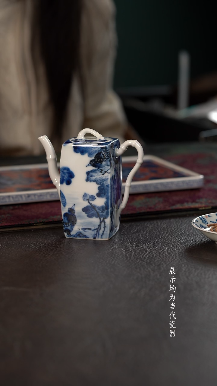 柴窑洪印慕明仿八大墨鸭四方壶