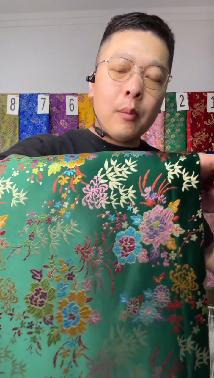 混纺织锦缎 长60  宽120