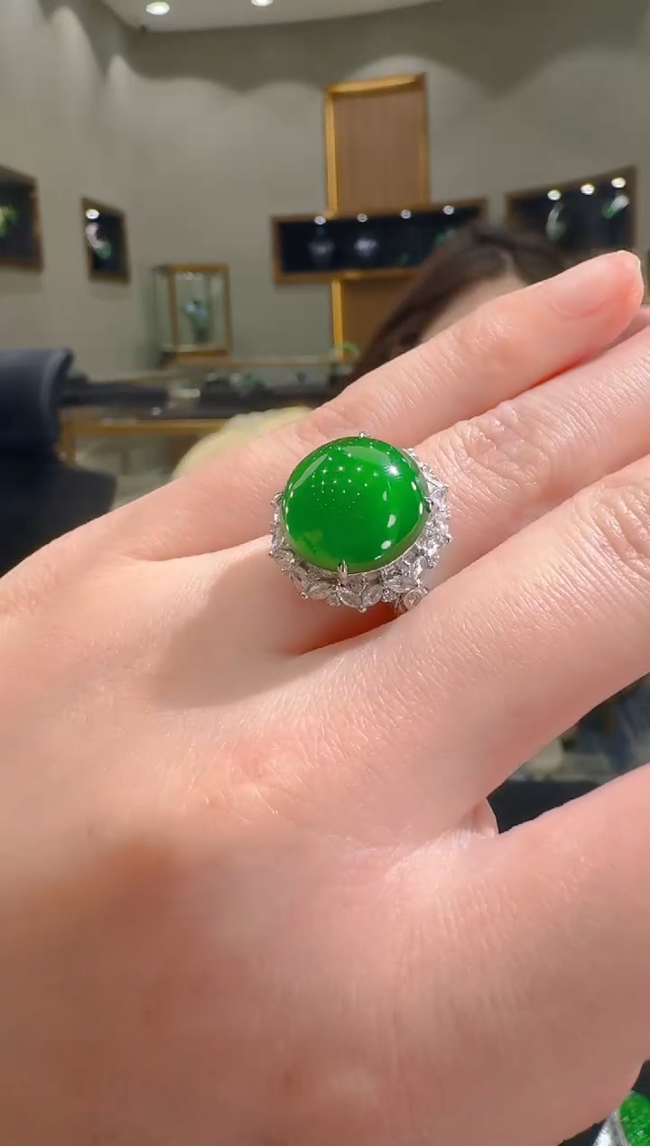【闪购商品】翡翠戒指18K金镶嵌天然翡翠A货