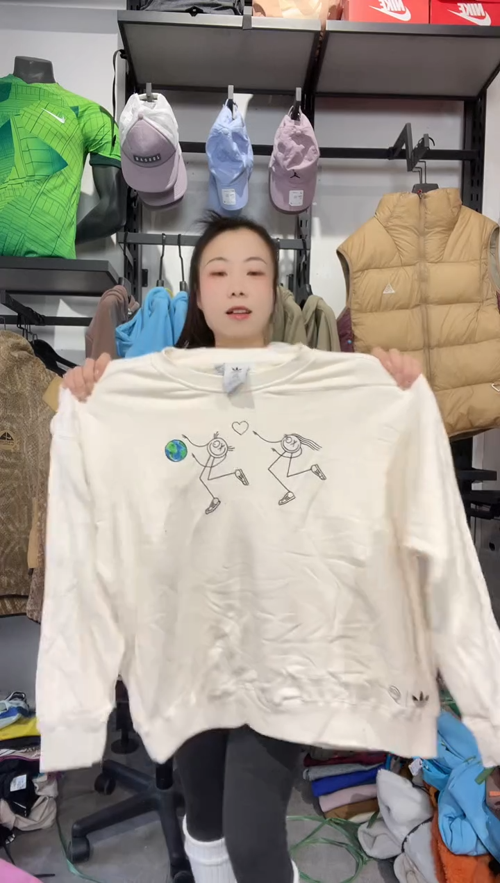 1371闪购编码  阿迪运动卫衣裤以直播间过款为准 尺码. 180