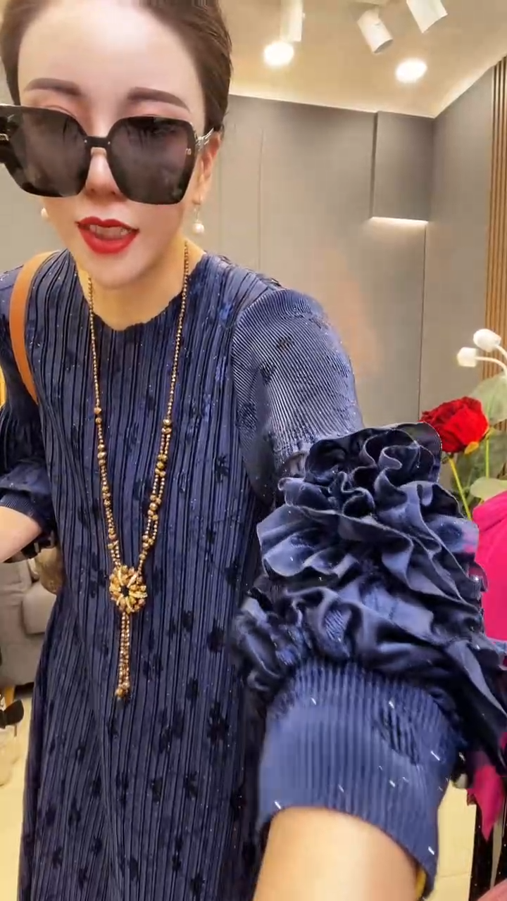 聚酯纤维（涤纶）蓝色 浪花裙