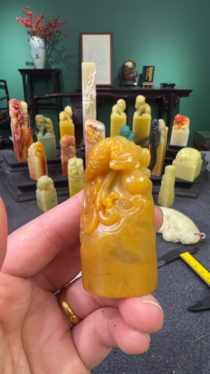 【闪购商品】田黄石麦芽黄凤戏珠