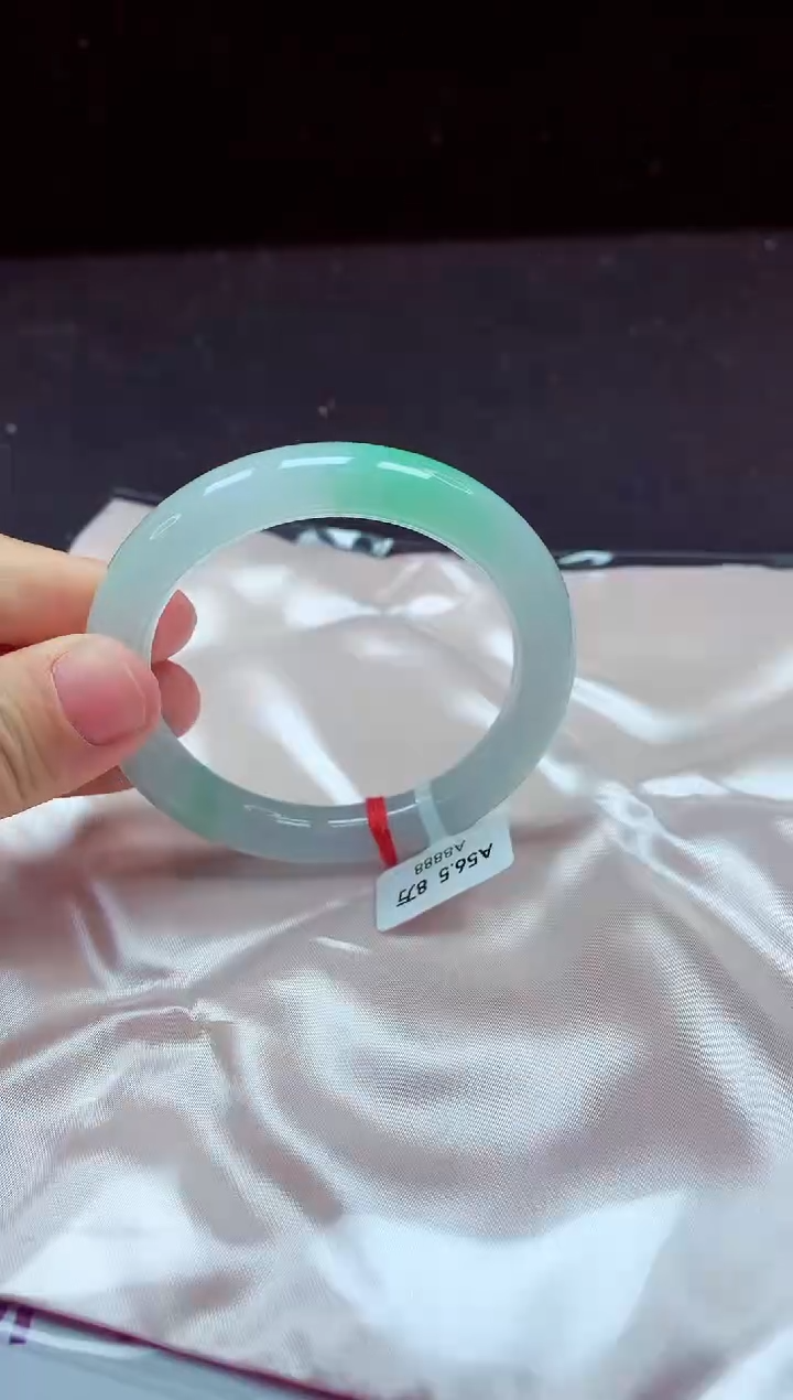 【闪购商品】翡翠手镯未镶嵌镯子56+