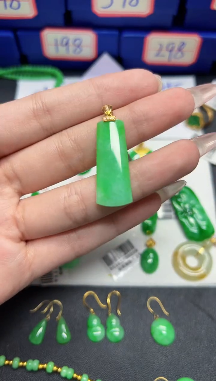 【闪购商品】翡翠颈饰18K金镶嵌Y缅料A货/支持复检/一件