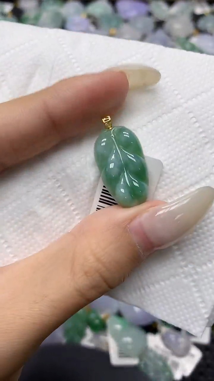 颈饰18K金镶嵌翡翠11111111111