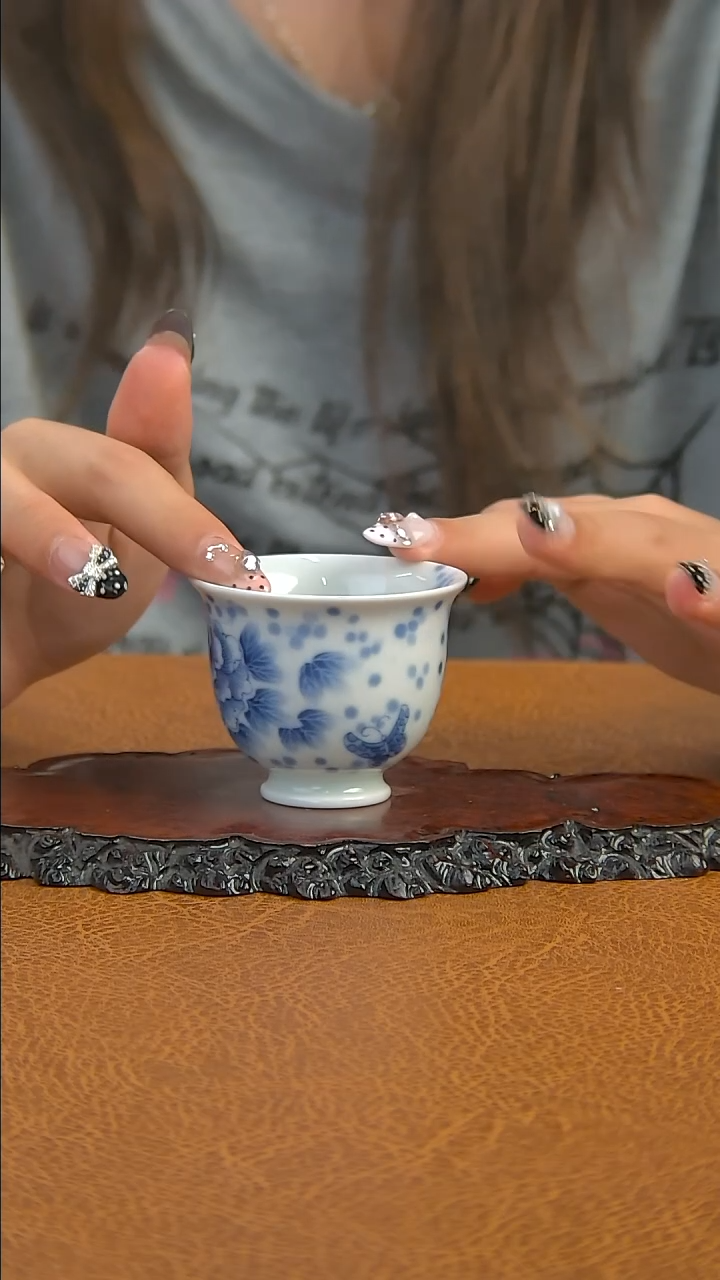 景德镇手工青花牡丹主人杯