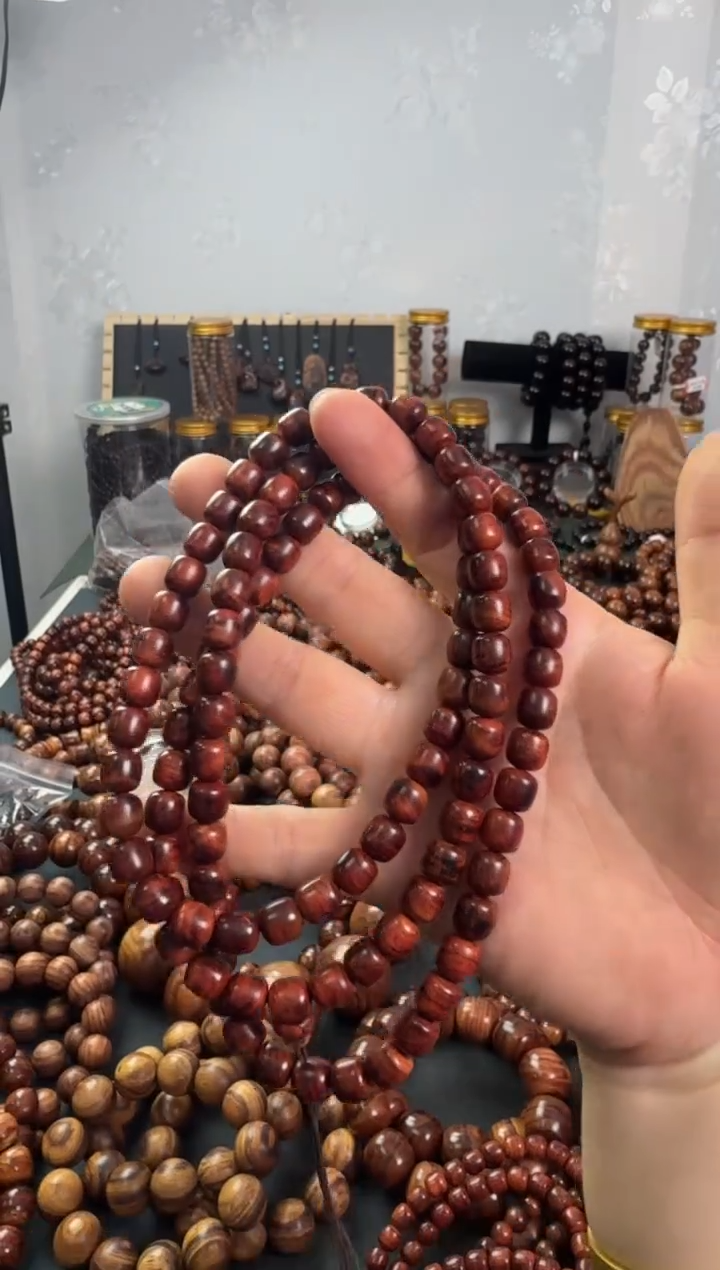 黄花梨/降香黄檀手串/手链台****漆2条0.8×108老型海黄手串