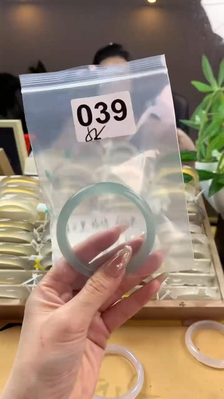 【闪购商品】玛瑙/玉髓手镯未镶嵌039