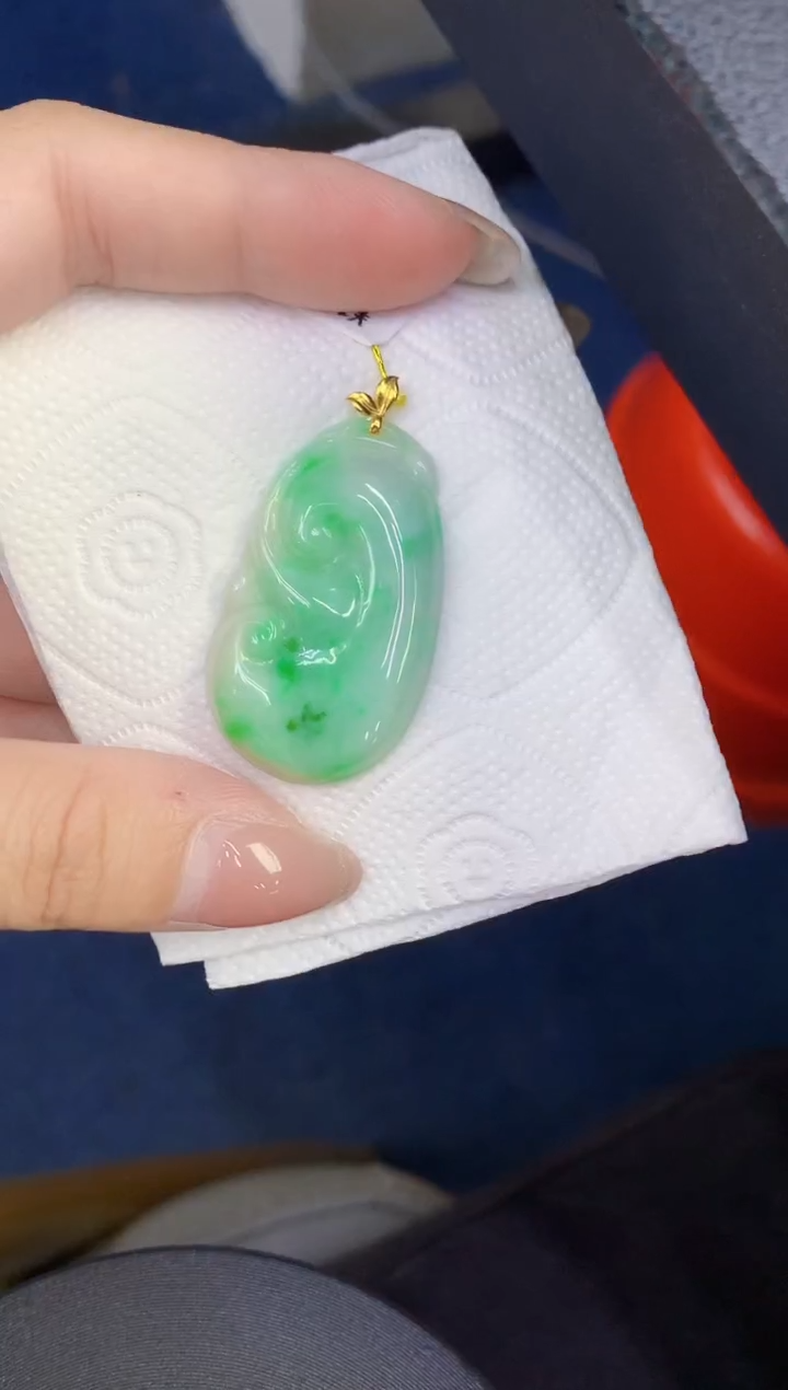 颈饰18K金镶嵌翡翠缅甸天然翡翠A货