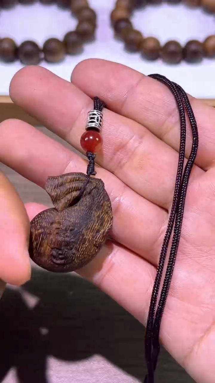 木钱袋子造型吊坠