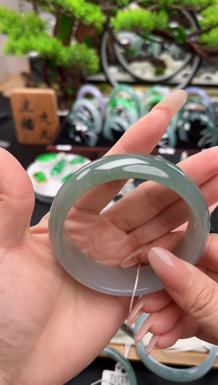 未镶嵌手镯翡翠手镯