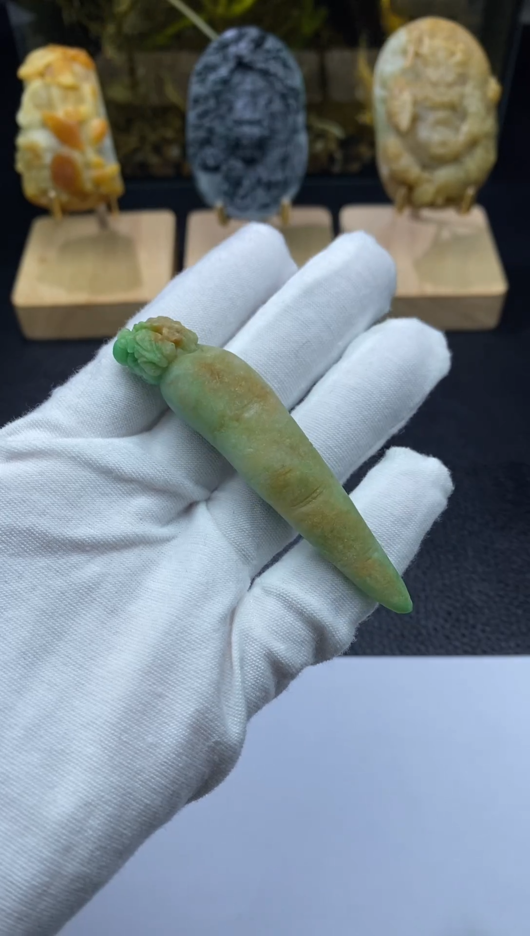 【闪购商品】定制翡翠未镶嵌多彩萝卜