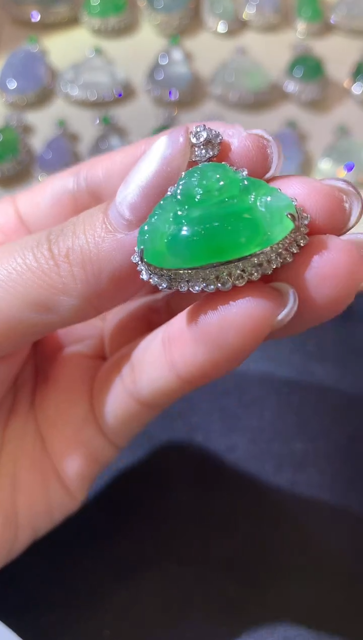 【闪购商品】翡翠吊坠(不含链)18K金镶嵌B97