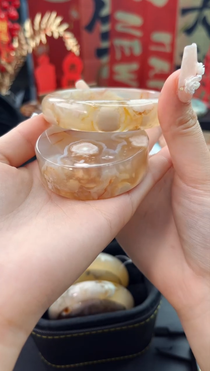 【闪购商品】石英质玉手镯未镶嵌赠送镯心（58圈口）