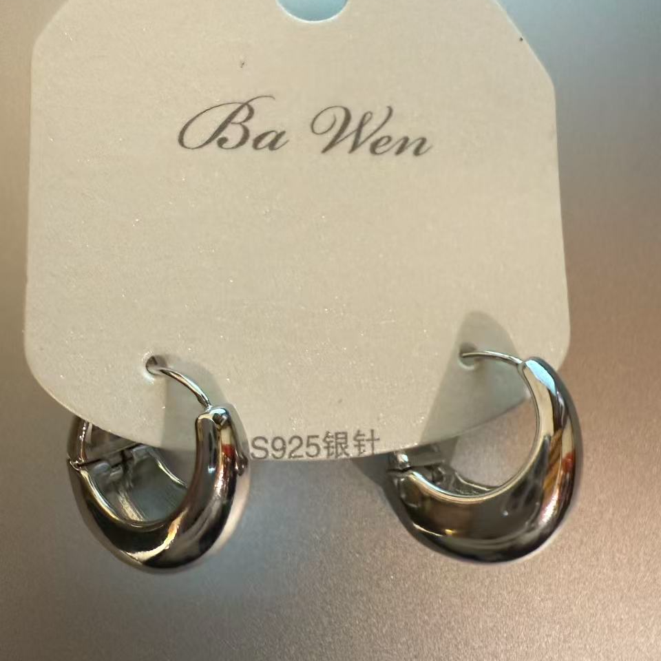 925银耳饰 女甜美风通用原创设计耳饰百搭轻奢经典素款饰品光面