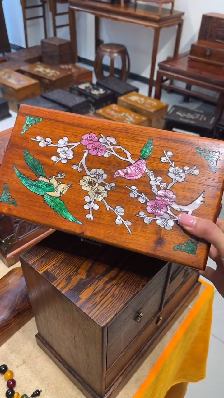 【闪购商品】木喜鹊登梅螺钿首饰盒