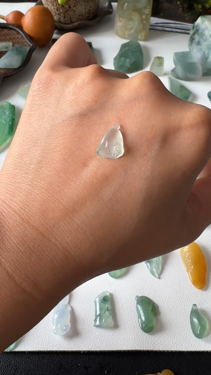 【闪购商品】定制翡翠未镶嵌莲蓬12.3-9.4-3.9厚