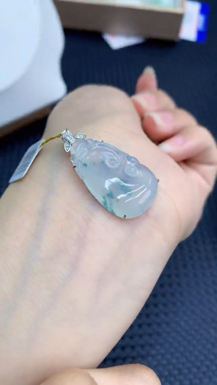 【闪购商品】翡翠颈饰18K金镶嵌            8