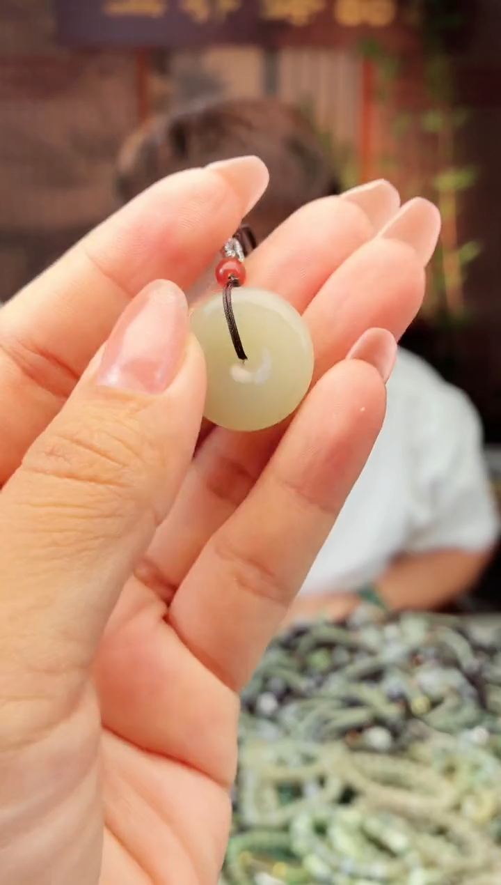 和田玉未镶嵌颈饰拍一发一