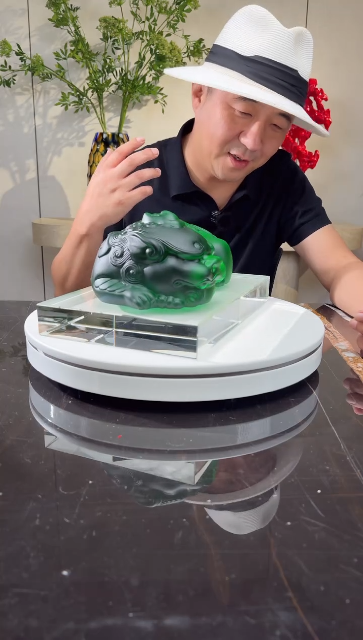 摆件CS0202042绿色卧福貔貅艺术琉璃摆件+300*200白水晶底座