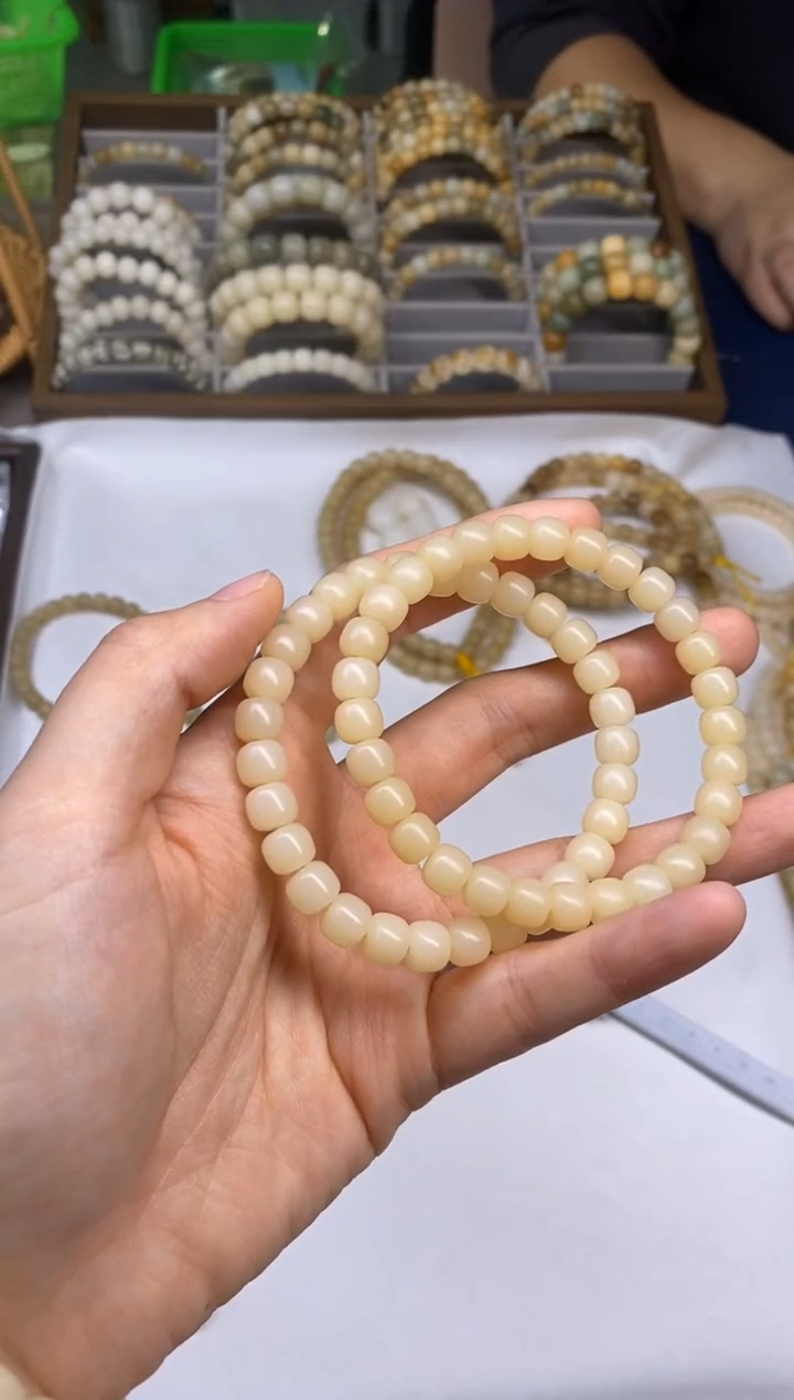 吊坠菩提根/象牙果菩提根原生态干磨8×7老型桶珠嫩黄色手串一条